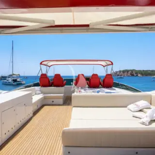 GEMINIS - Flybridge with jacuzzi