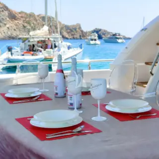 GEMINIS - Aft deck dining