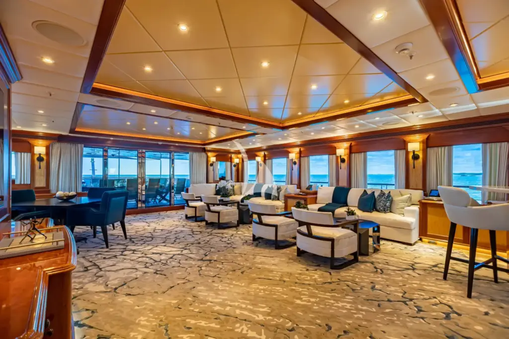 UNBRIDLED - Skylounge