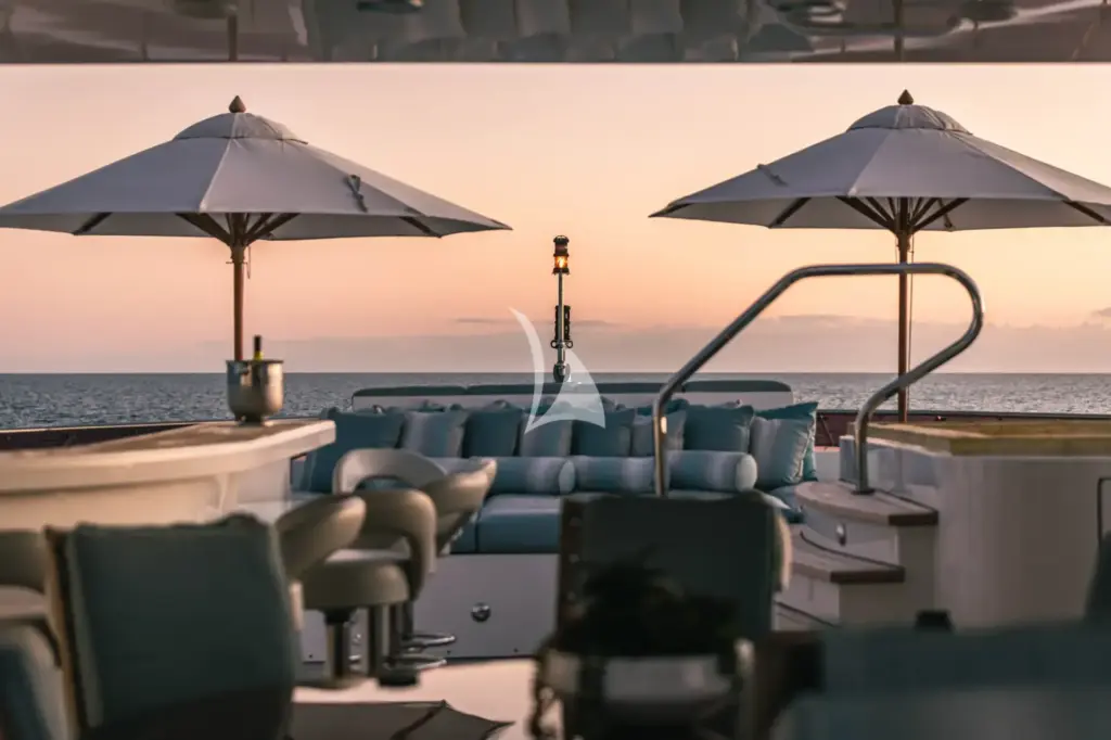 UNBRIDLED - Sun Deck