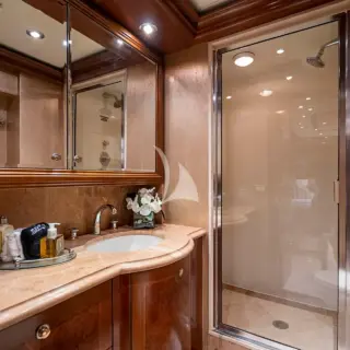 Queen Guest Bathroom