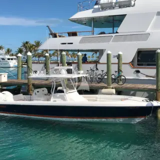 32' Intrepid w/dive door