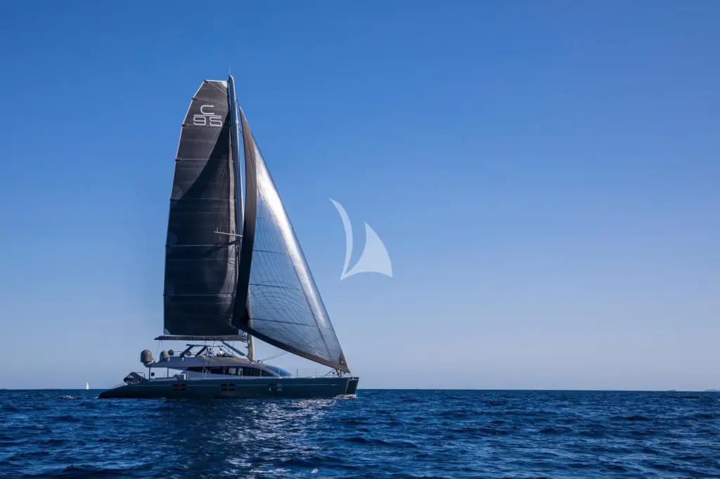 CARTOUCHE - under sailing - ÃÂ© Stuart Pearce