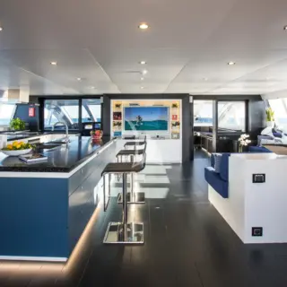 Salon - é Stuart Pearce