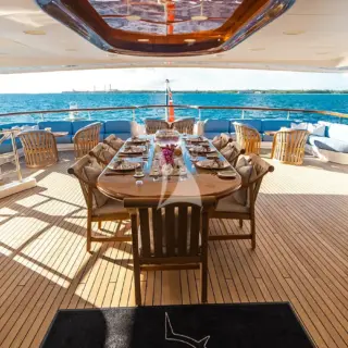 Upper aft deck dining