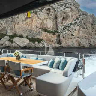 Main deck aft