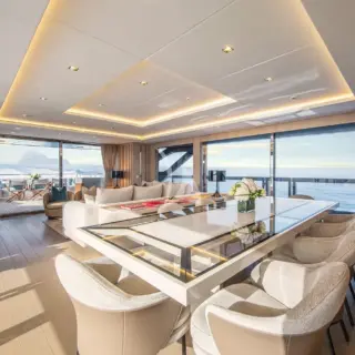 Main deck dining