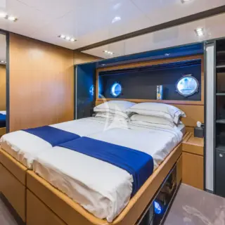 M/Y SILVER BREEZE Twin 1