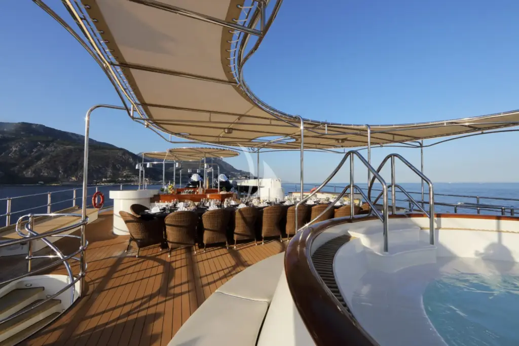 SHERAKHAN - SUNDECK DINING AND JACUZZI
