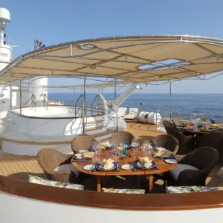 SUNDECK DINING 2