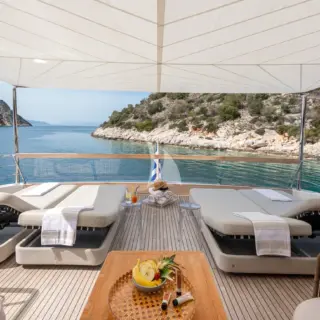 Upper deck sunbeds & shade