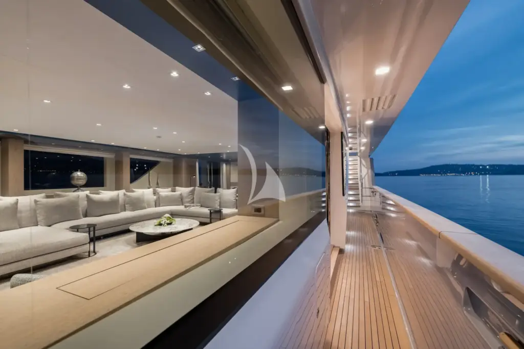 LES BRUXELLOIS - Main deck