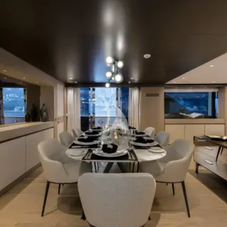Main salon dining
