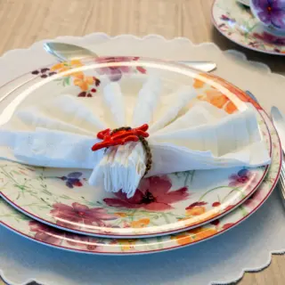 Dining table detail
