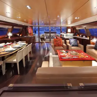 Main saloon and dining area