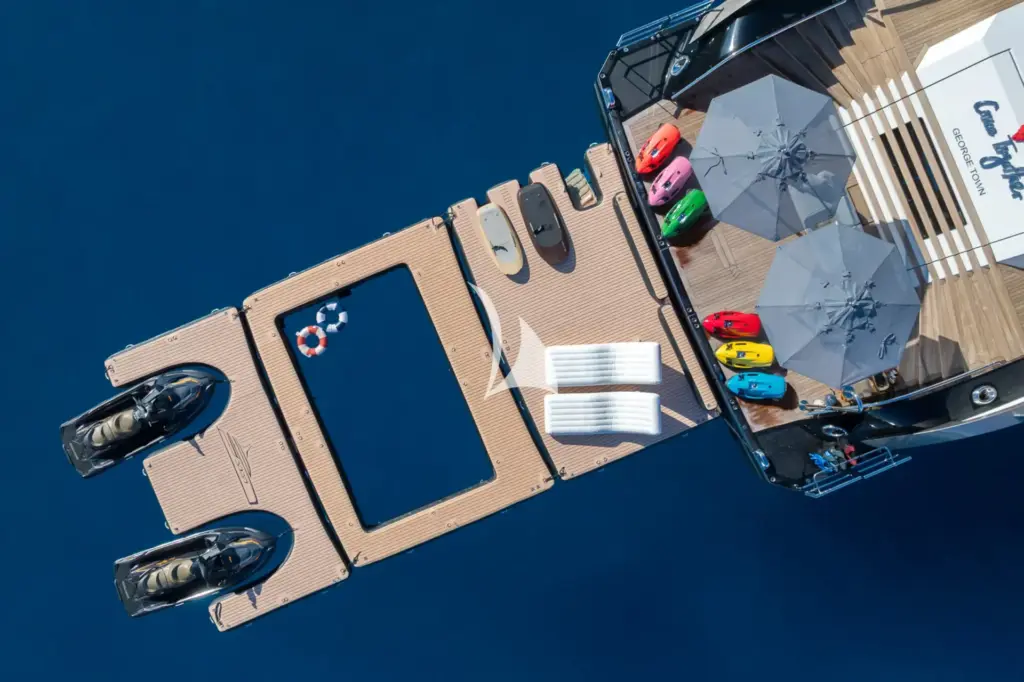 COME TOGETHER - Toys 