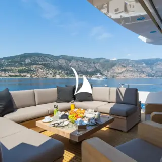 Main deck rear