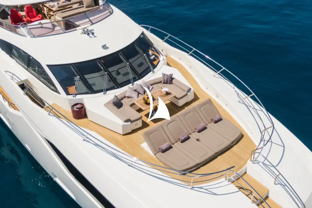 MAORO - Forward main deck