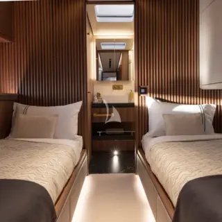 Twin cabin with Pullman bed