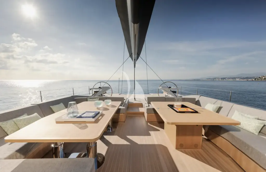 CeFeA - Main deck dining area 