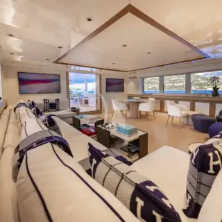 Upper Deck Salon - Convertible Double Cabin