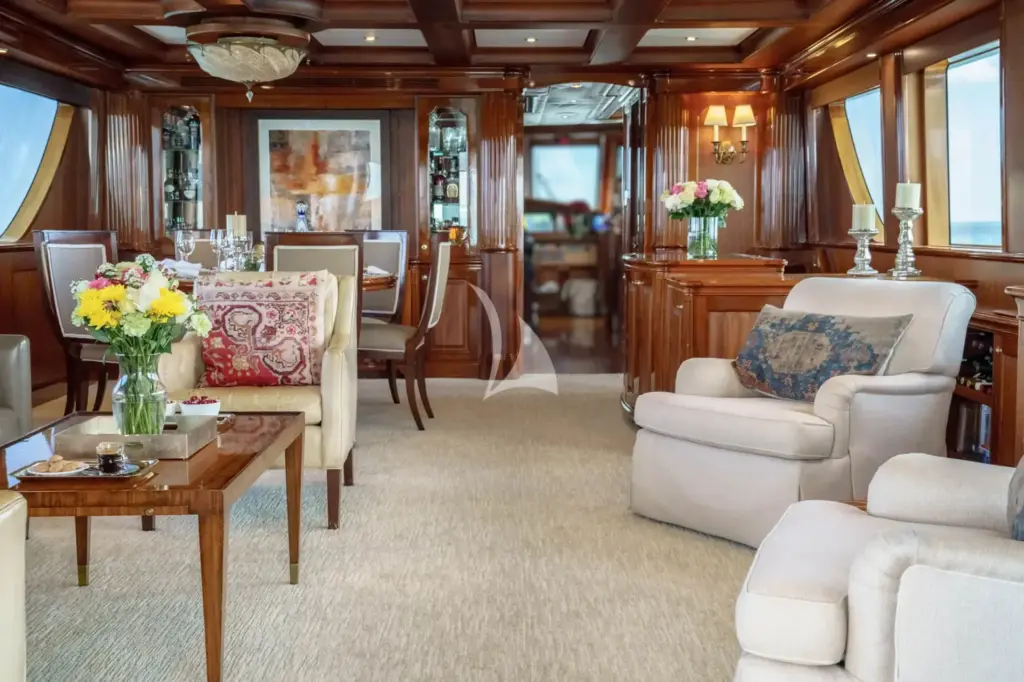 LADY VICTORY - Living