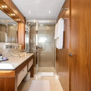 Main Deck Master Ensuite