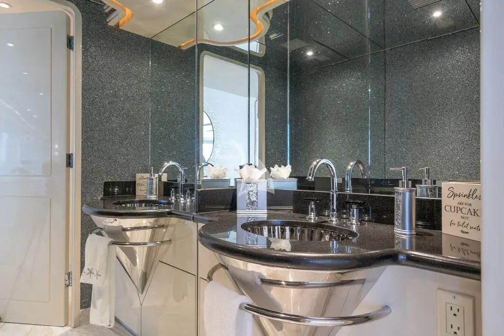 CUPCAKE - Main Salon Day Head