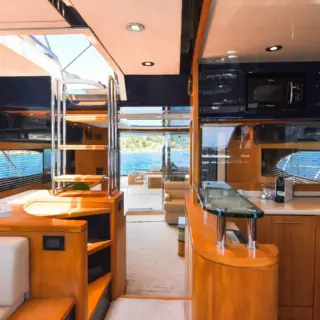 Salon & Galley