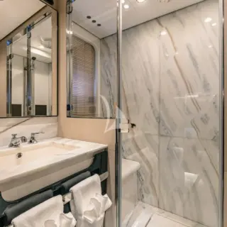 Stbd VIP Bathroom