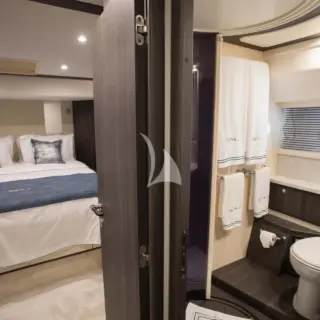 VIP cabin en-suite facilities