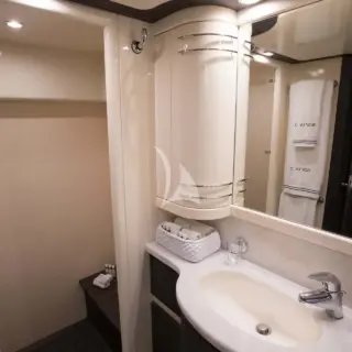 Master cabin en-suite facilities