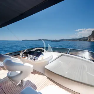 M/Y LADY YOUSRA Flybridge 1
