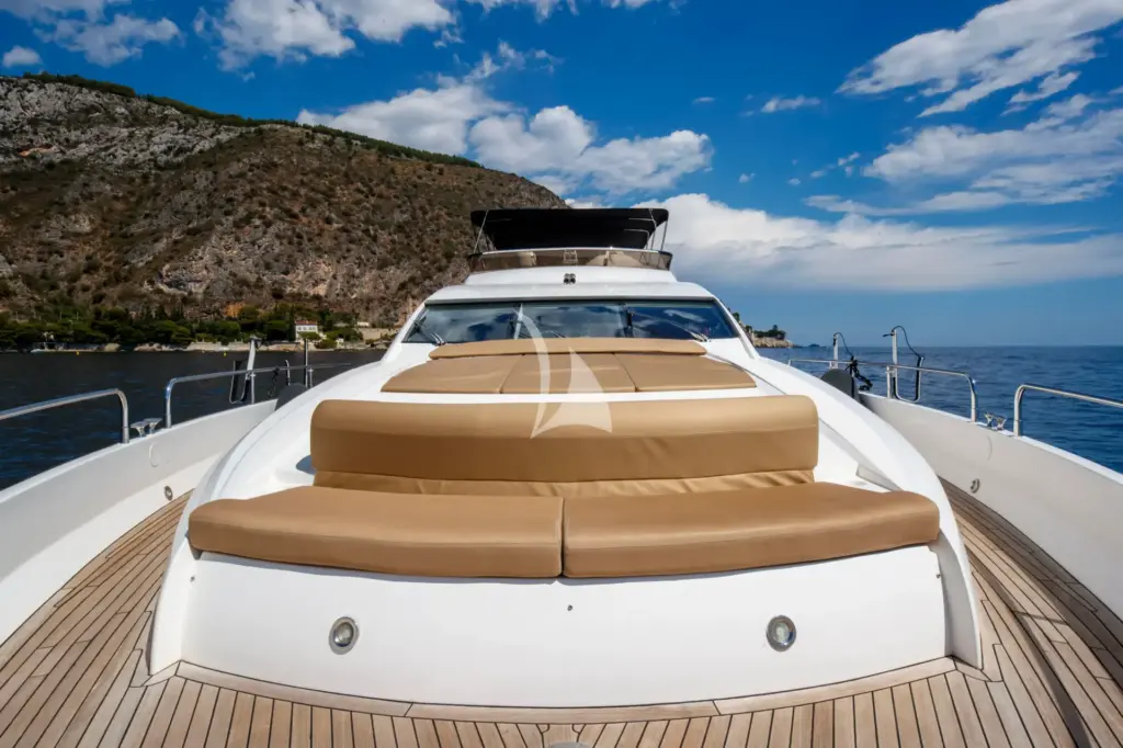 M/Y LADY YOUSRA Bow area