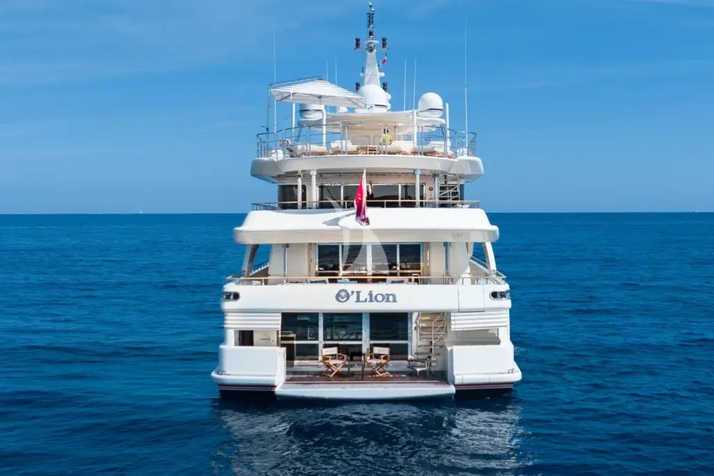 O'LION - Static aft view