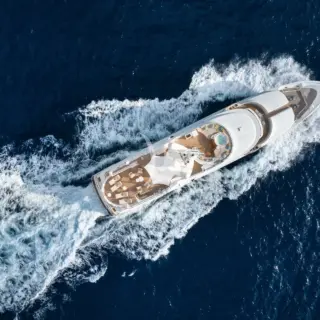 Large aerial view cruising