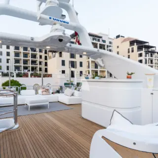 UPPER DECK SEATING AREA