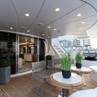 UPPER DECK AFT