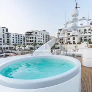 SUN DECK JACUZZI