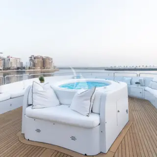 SUN DECK JACUZZI