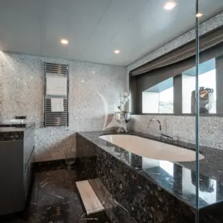 LIBERTY - Image 19