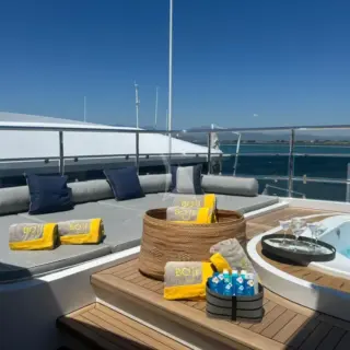 BOJI - Sundeck sunbathing and jacuzzi