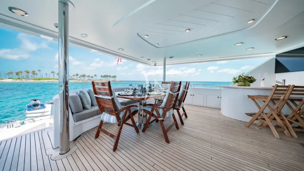 KEMOSABE - Aft Deck Dining