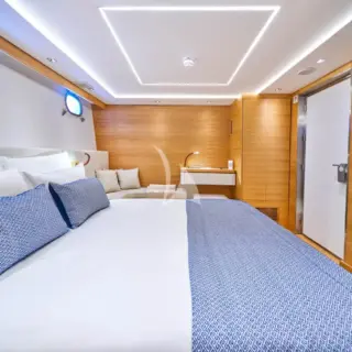 Double Cabin