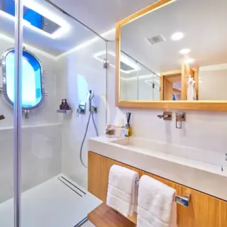 ARGO - Bathroom