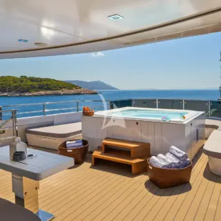 Jacuzzi @ Bridge Deck