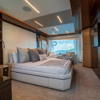 Main Deck Primary Suite