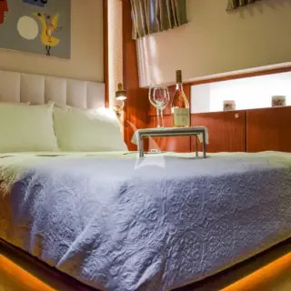 Double cabin