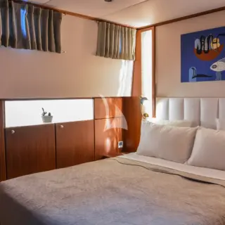 Double cabin