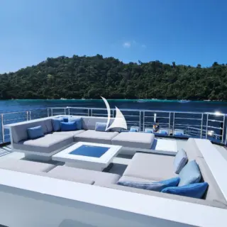 Sun deck aft